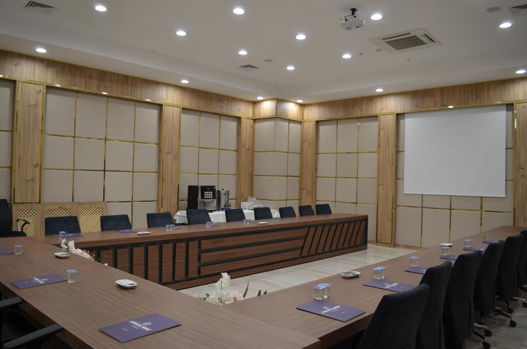 Lavanta Tepesi Hotel Ve Spor Tesisleri Burdur Bagian luar foto